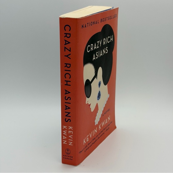 Crazy Rich Asians by Kevin Kwan - Paperback - Picture 3 of 3